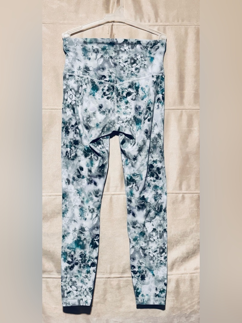 Lululemon Align Pants 28" in Kaleidofloral Multi - Size 6 - Picture 3 of 5
